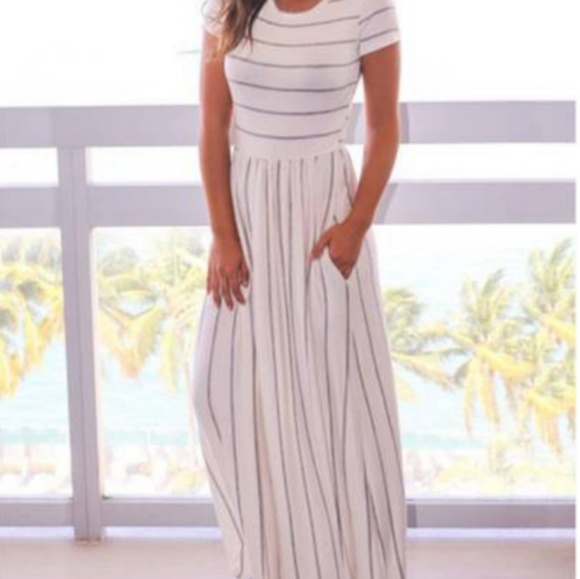 None Dresses & Skirts - NWOT grey/white maxi dress